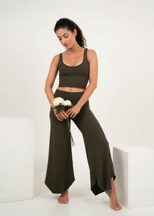  Soft and flowy yoga wear made from natural fabric